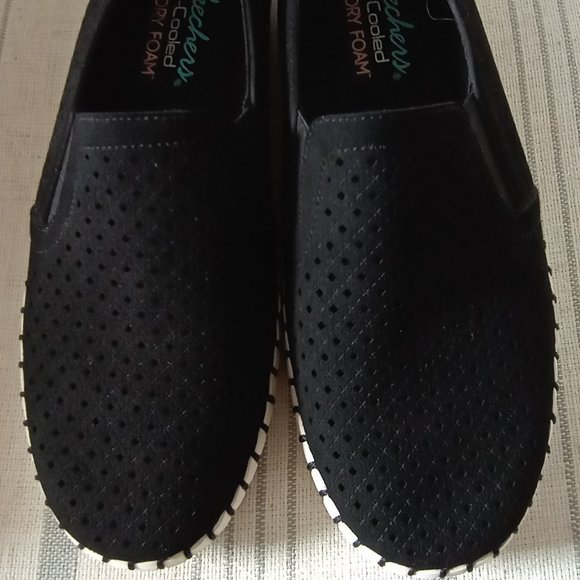 Skechers Shoes - 'Skechers' Black Air Cooled Memory Foam Slip On Size 9 EUC